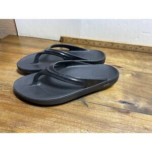 OOFOS OOlala Luxe Black Shiny Flip Flop Thong Recovery Sandals Womens Size 9